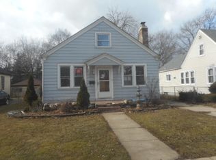 512 Lavoie Ave, Elgin, IL 60120