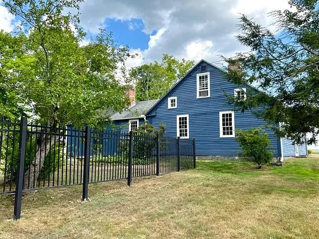 Main St — Photo 3