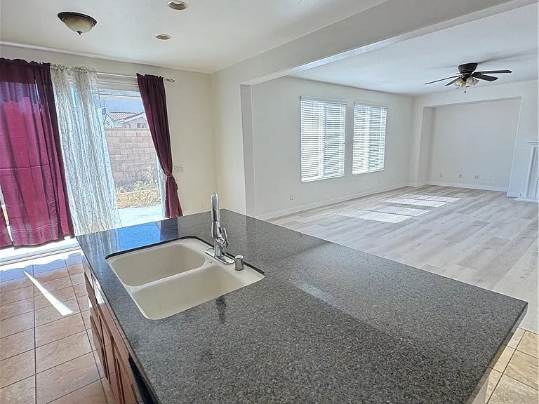 7912 Natoma St — Photo 5