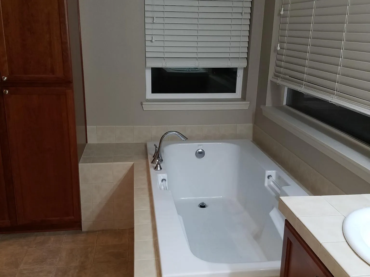 3 bed, 2.5 bath, 1785 sqft, $2,650 — Photo 2