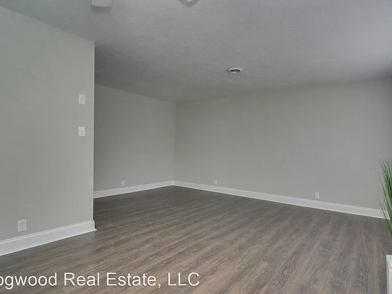 3590 Westhampton Dr — Photo 24