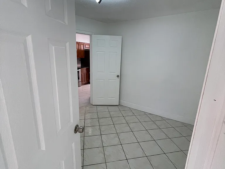 7200 NW 77th St — Photo 37