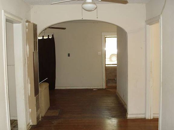 ARCHED WALKWAY