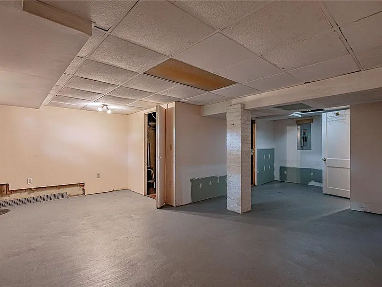 422 N 26th St — Photo 26