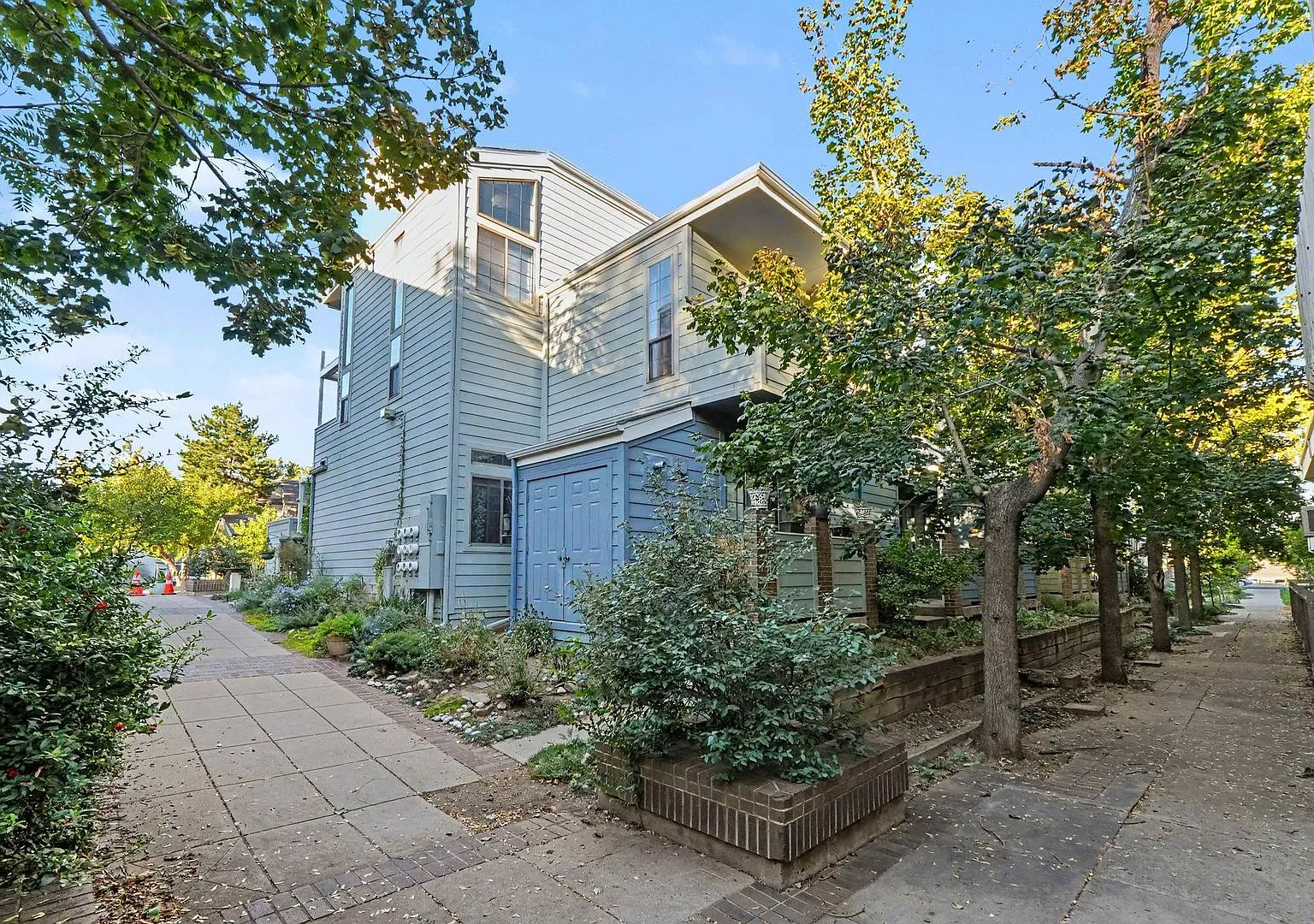 Beautiful 2-Bedroom, 2-Bathroom Condo Near Parks & Boulder Favorites — Photo 3