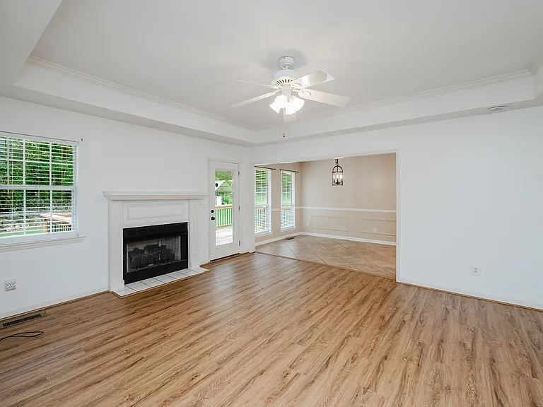 120 Lynn Dr — Photo 8