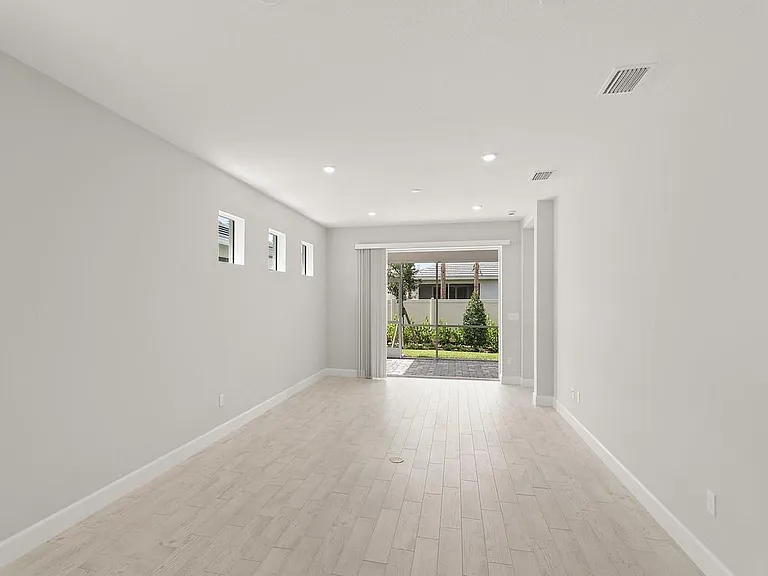 4501 Nautilus Cir — Photo 14