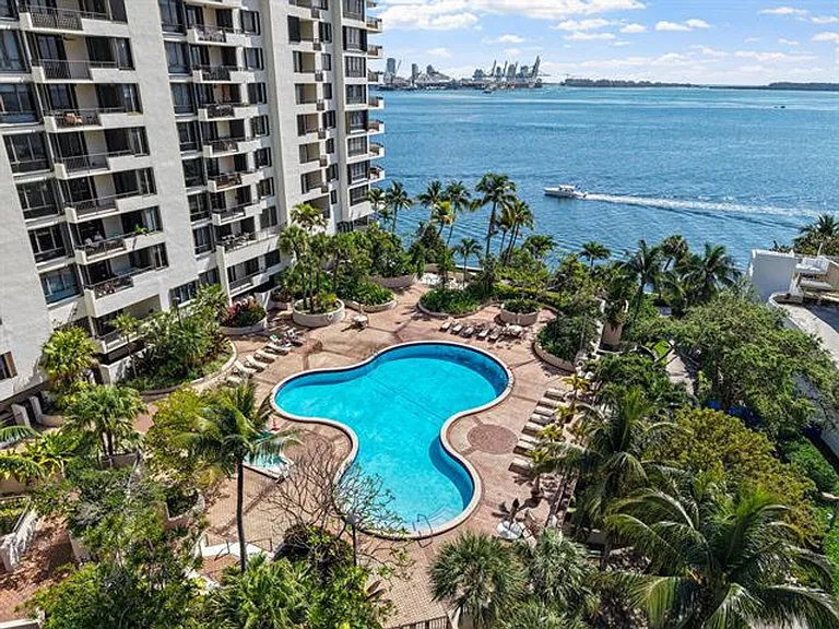 520 Brickell Key Dr #A200 — Photo 41