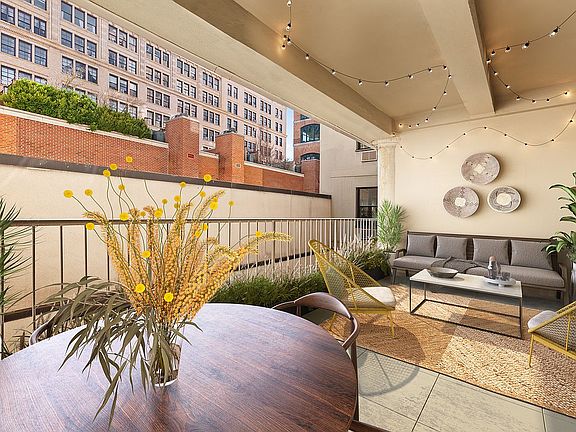 5th image of 380 W 12th St APT 3D