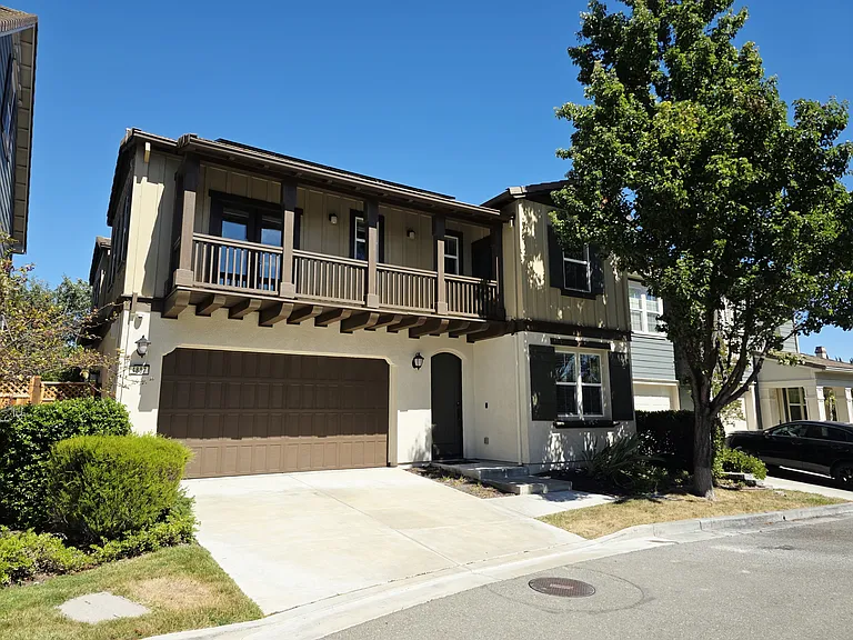 4887 Thorndike Ln — Photo 1