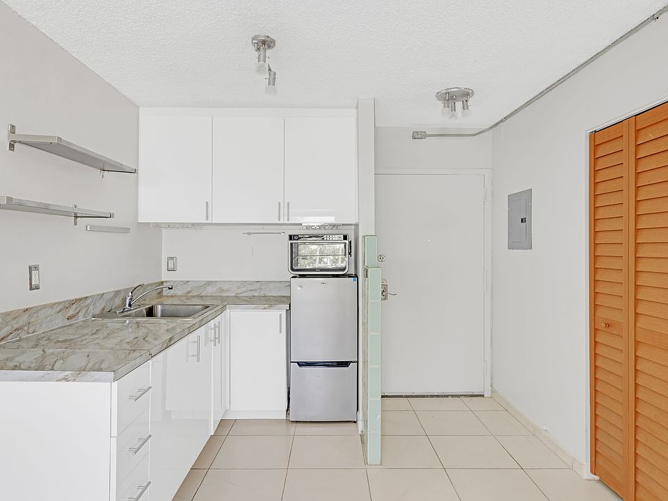 1st image of 710 Washington Ave APT 403