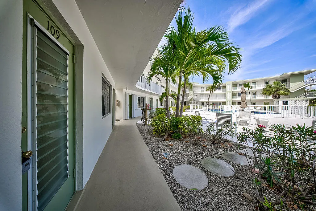 1 bed, 1.0 bath, 620 sqft, $2,500 — Photo 2