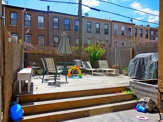 Rented by Peace of Mind Realty | media 22