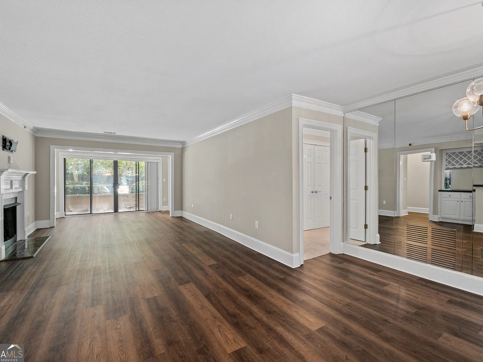 2 bed, 2.0 bath, 1224 sqft, $1,900 — Photo 4