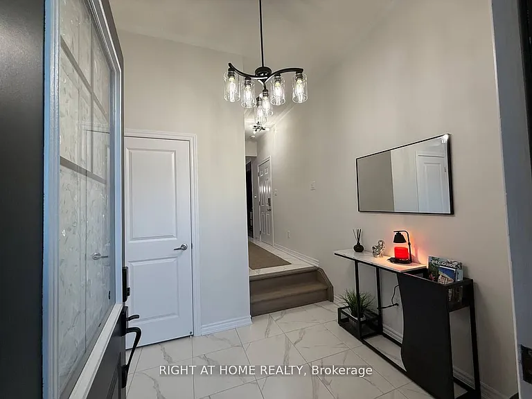 28 Federica Cres — Photo 4