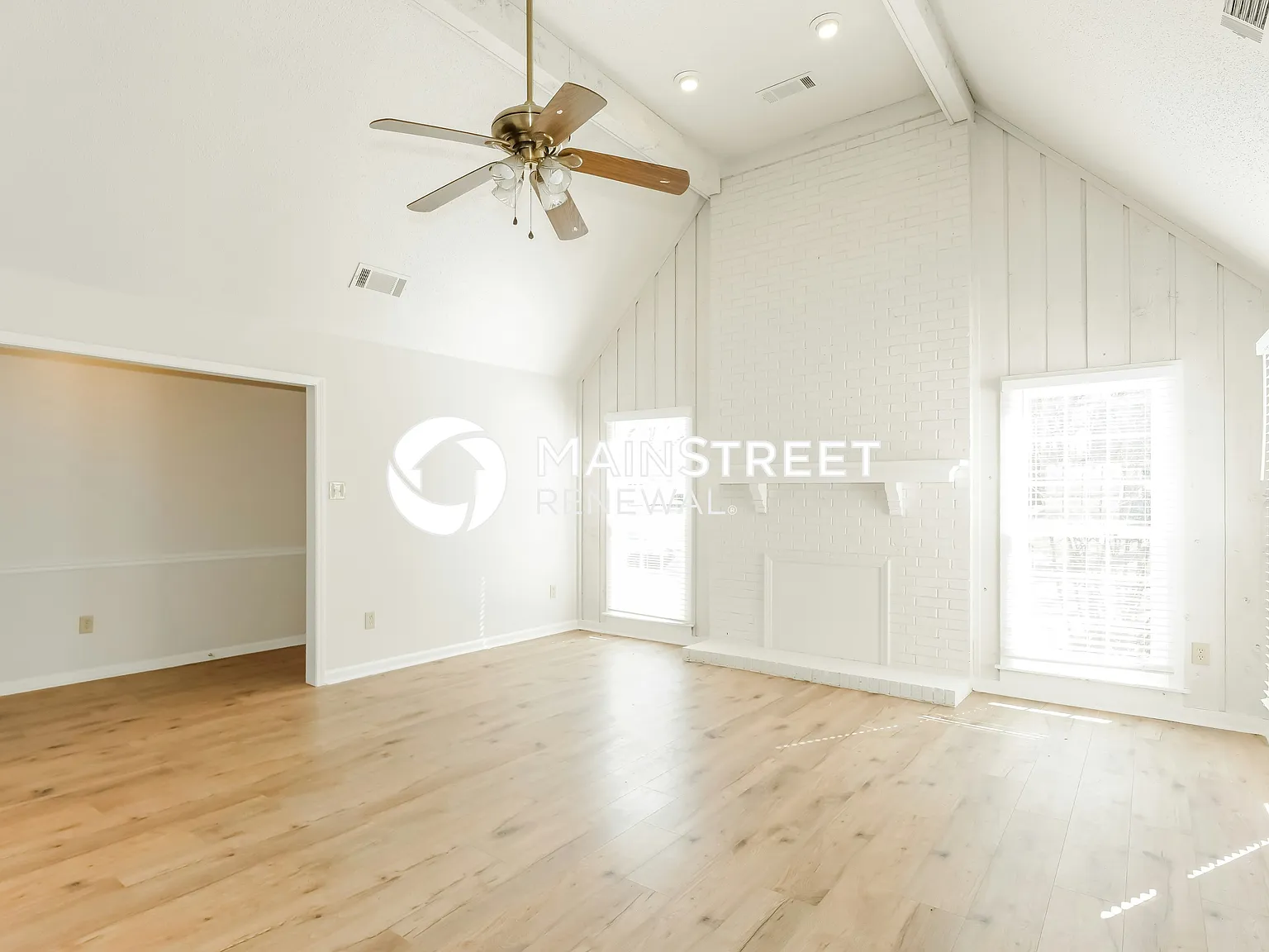 8018 Cross Village Dr — Photo 4