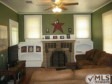 3rd image of 2616 1st St