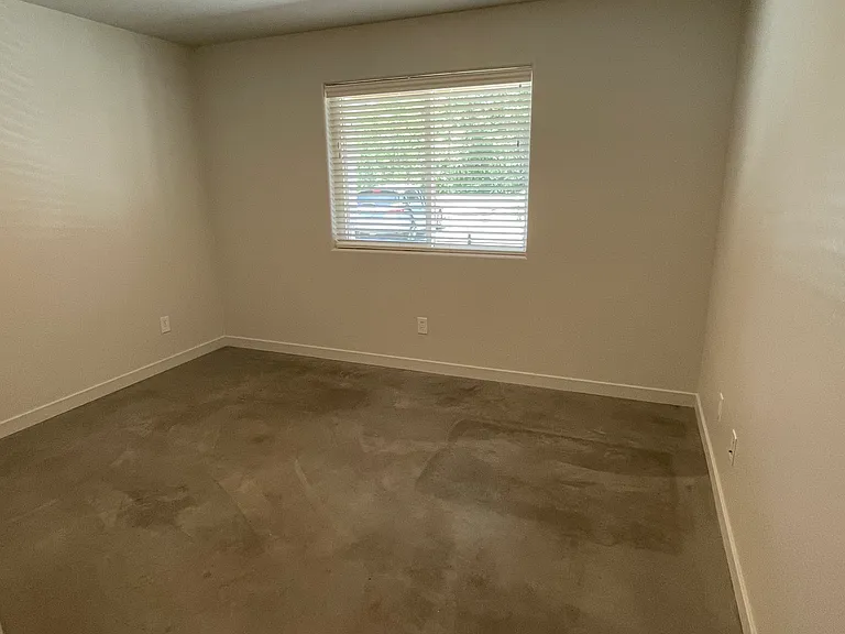 1048 Whipple St — Photo 15