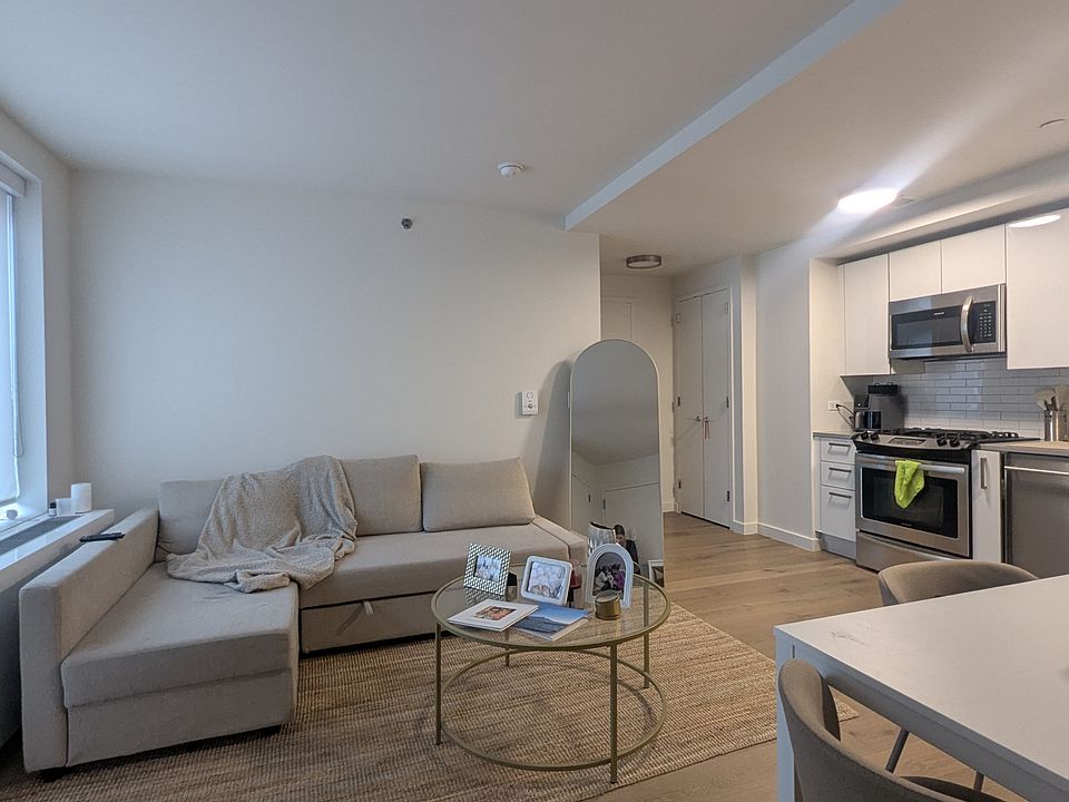 1st image of 751 E 6th St #7M