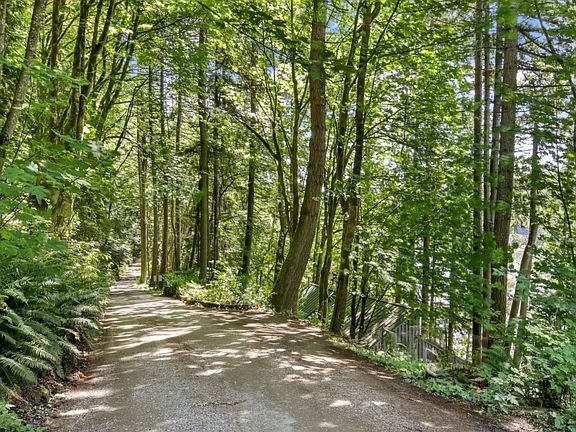 4th image of 669 N Lake Samish Dr