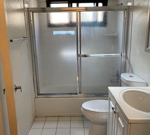 4th image of 327 Chapman Ave #2
