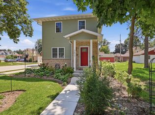 3677 E Carpenter Ave, Cudahy, WI 53110
