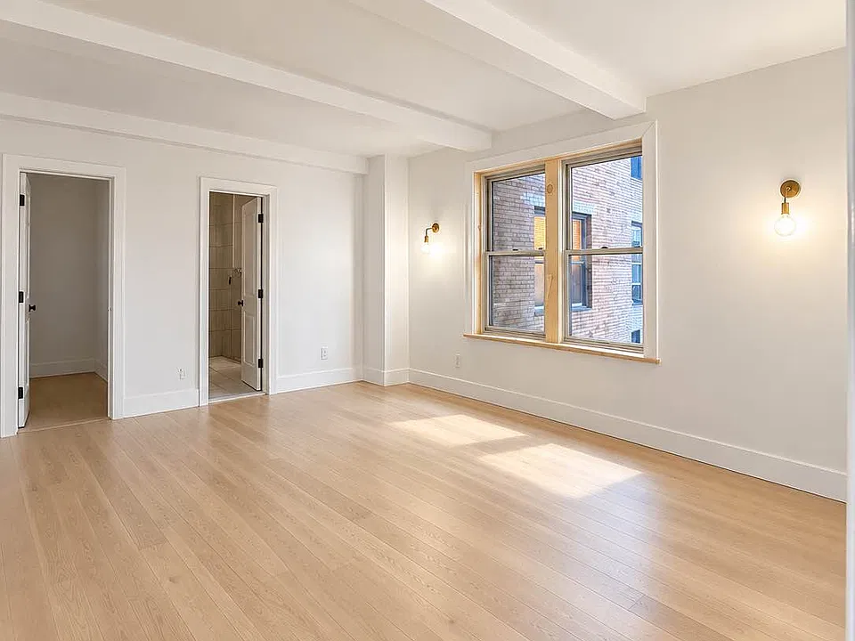 200 W 70th St #4P