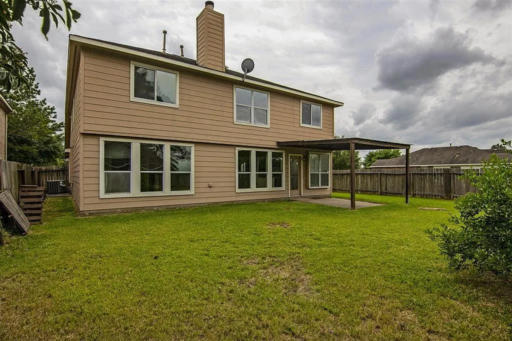 4 bed, 2126 sqft, $2,245 — Photo 2