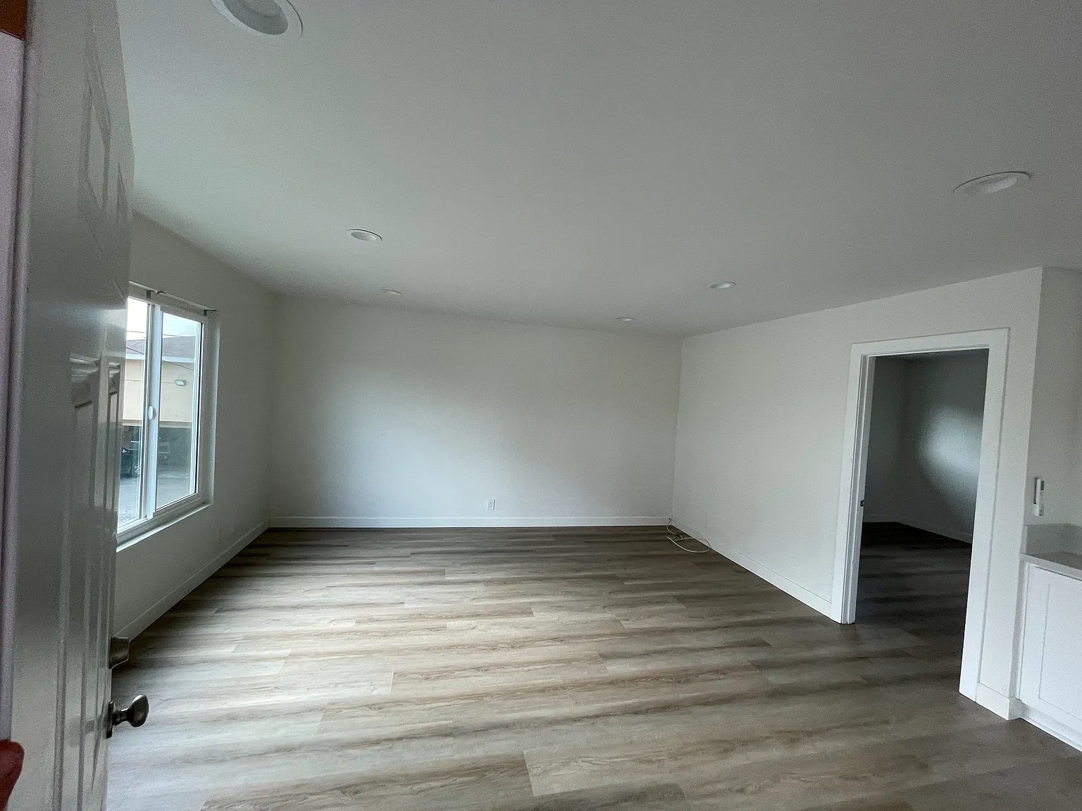 413 N Tustin Ave — Photo 3