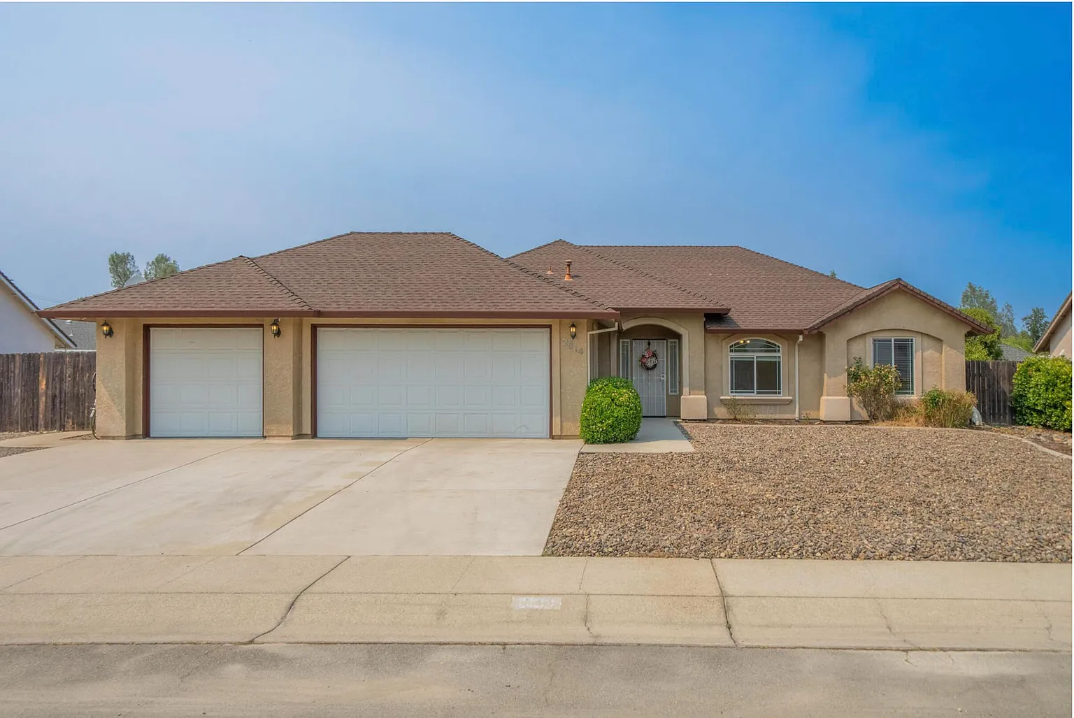 2614 Queens Way photo 1