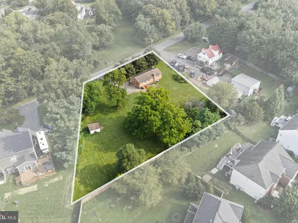 2 Quarter Branch Rd, Lovettsville, VA 20180