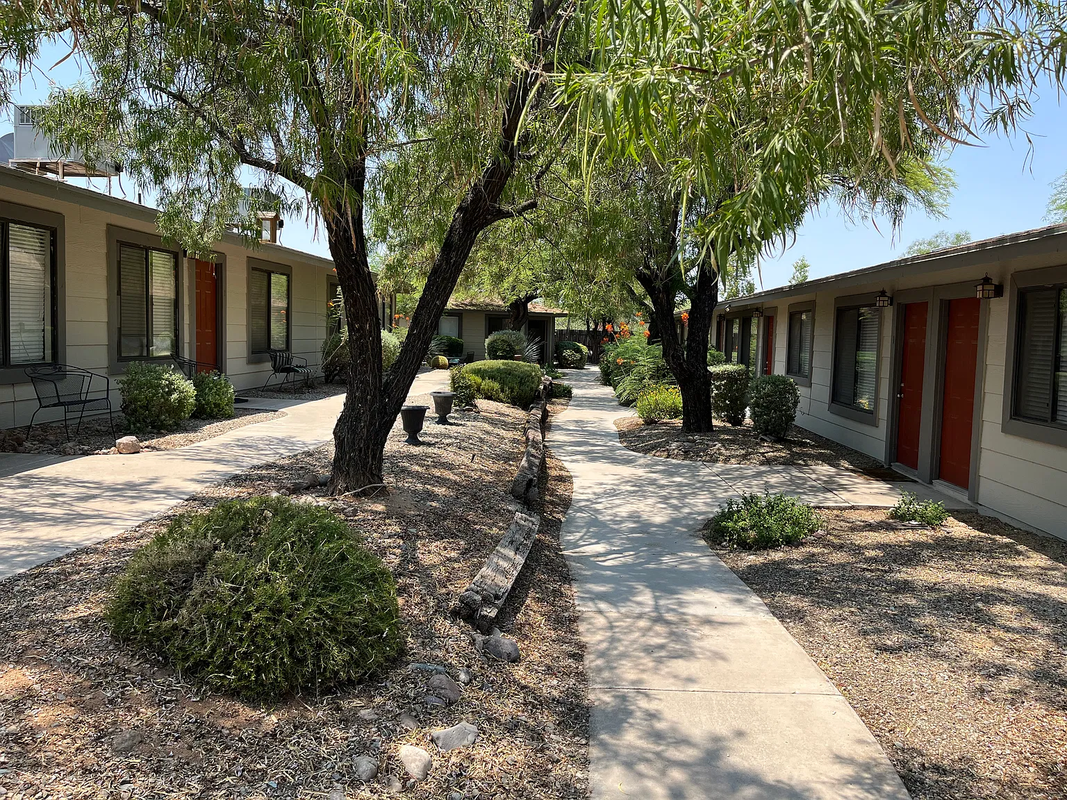 2 bed, 850 sqft, $1,150 — Photo 1