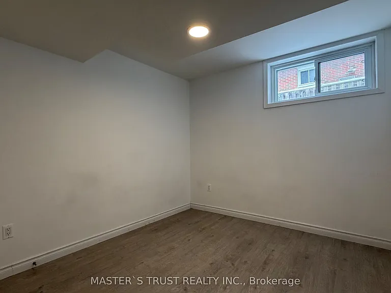 401 Osiris Dr #BASEMENT — Photo 11
