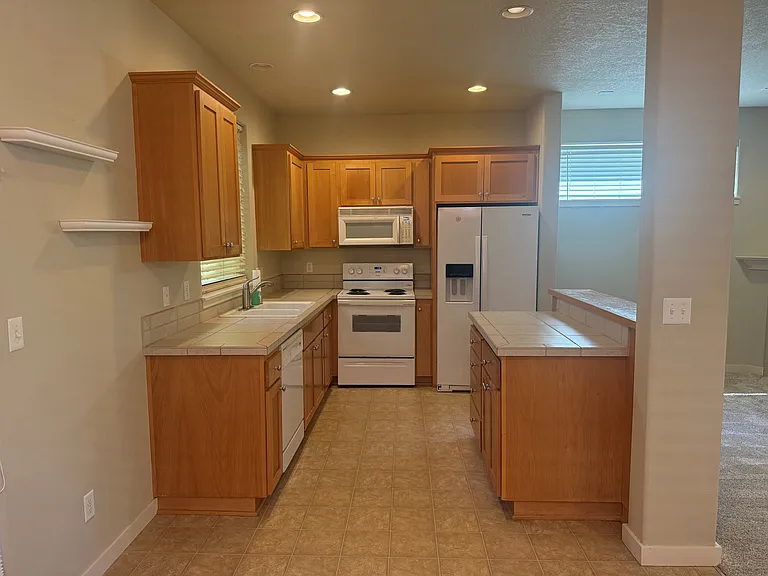 10722 SE 75th Ave — Photo 6