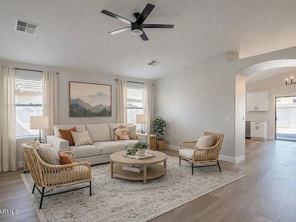 3rd image of 2518 W Carson Rd