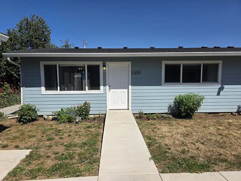5309 SE Henry St — Photo 2
