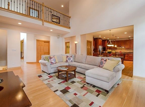 5th image of 2131 Elmira Ave