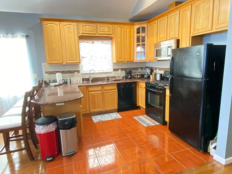 6 Holmes Ave #1 — Photo 21