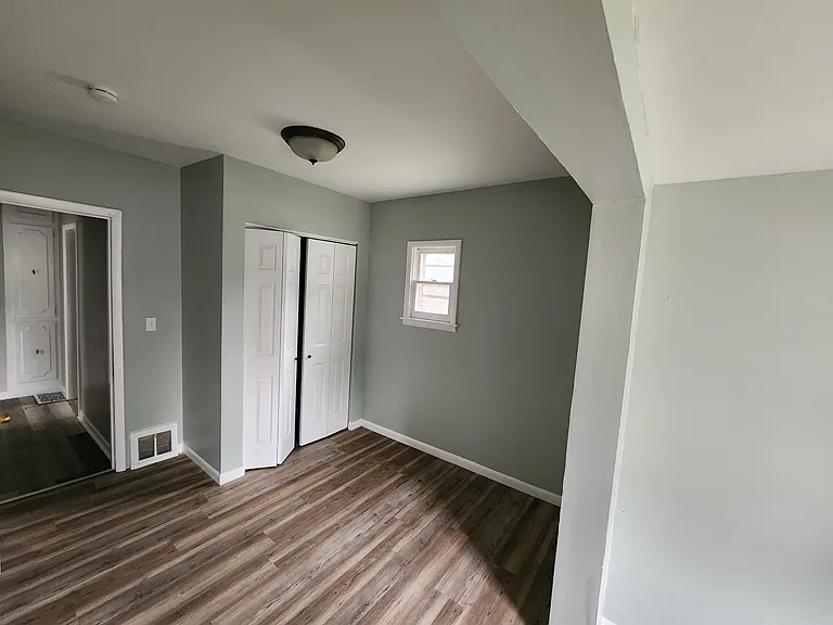 1020 Queen St — Photo 9