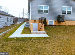 5705 Crestwood Pl, Riverdale, MD 20737
