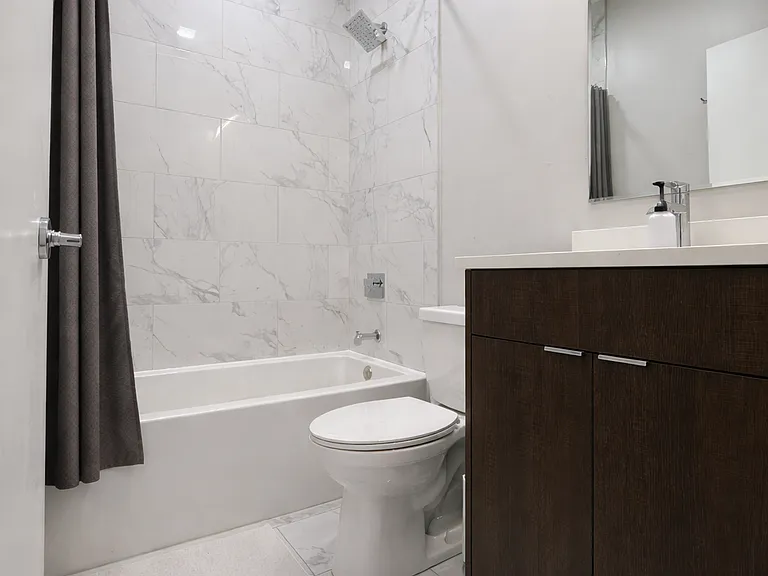 2342 W Jackson Blvd #1R — Photo 7