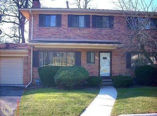 140 E Hickory Grove Rd #1, Bloomfield Hills, MI 48304