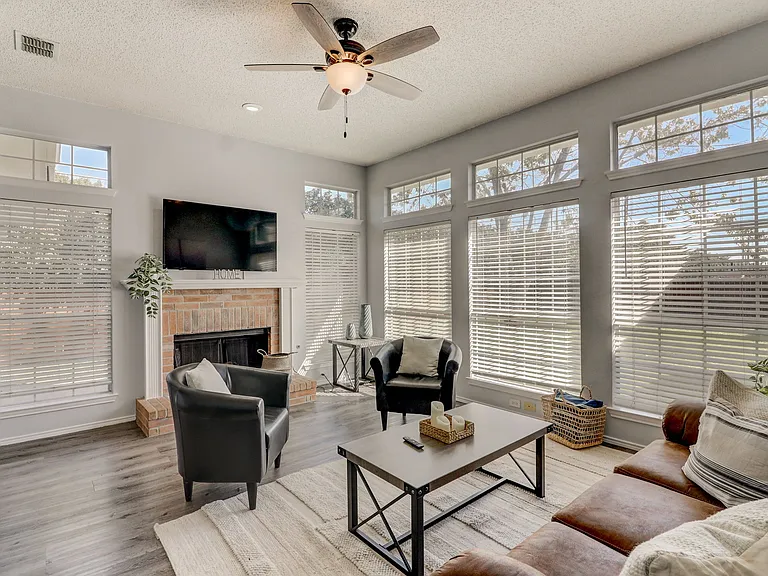 6302 Mount Vernon Dr — Photo 5