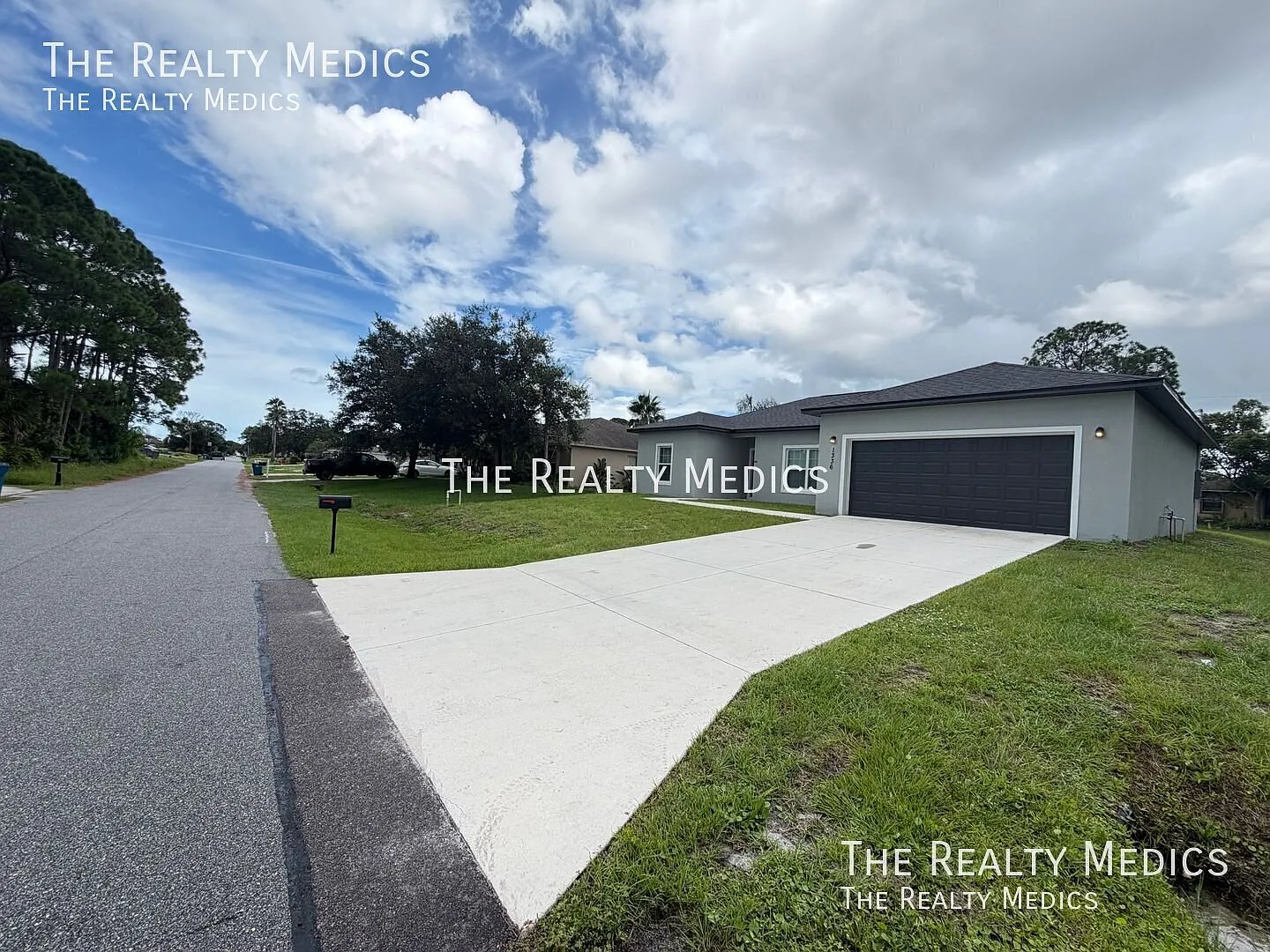 Modern 3 Bedroom Palm Bay Home Great Location! — Photo 3