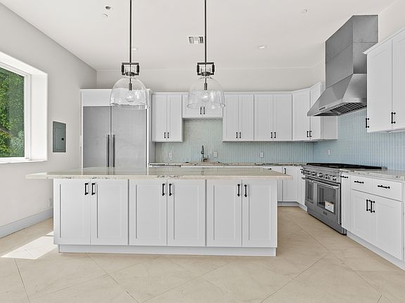 5th image of 4077 Glenalbyn Dr