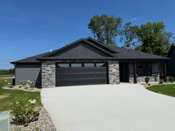 2029 Linchel Ct, Angola, IN 46703