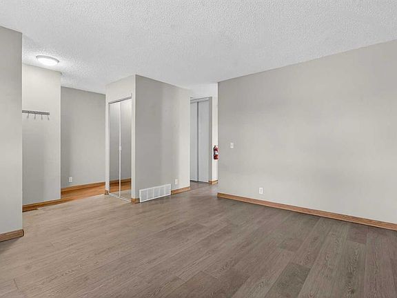 4th image of 27 SE Bedford Rd NE