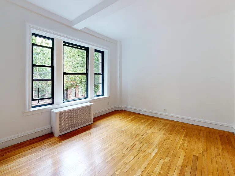 325 W 77th St #3-B — Photo 2