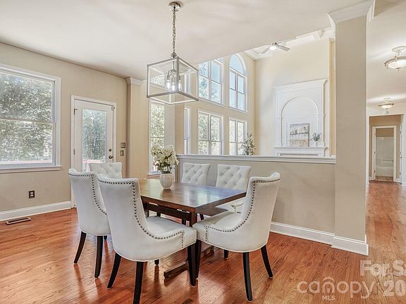 5th image of 204 Montibello Dr