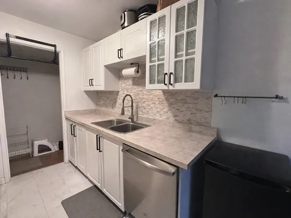 38171 Westway Ave #5, Squamish, BC V8B 0Y4